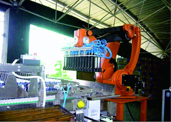 China Alta velocidade automática robótico do controle do PLC da máquina do empacotador do caso para garrafas da bebida fornecedor